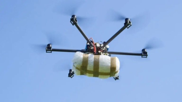 La gendarmerie royale de Beni Drar démantèle un gang de contrebande utilisant des drones pour transporter du haschich