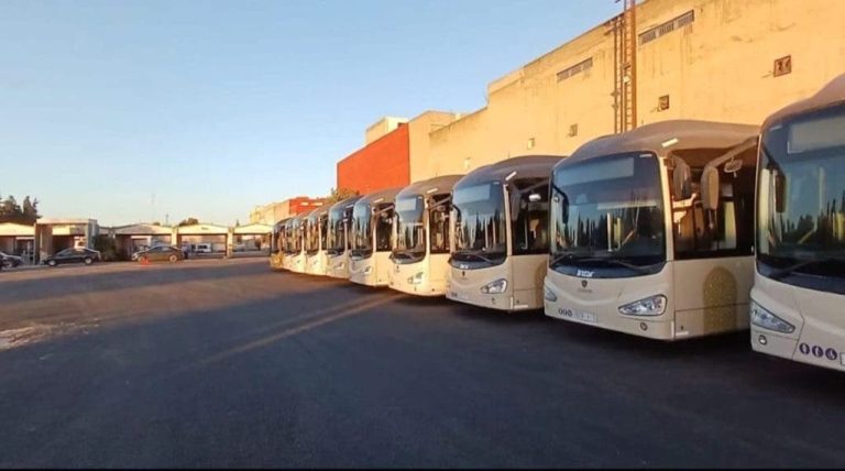 Autobus en panne et étudiants bloqués... Fès sur la sellette avant d'accueillir les supporters africains