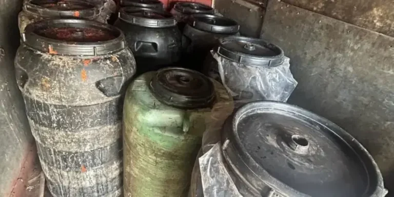 Un an de prison ferme pour le propriétaire de l'usine de conserves corrompues à Kalaat Sraghna