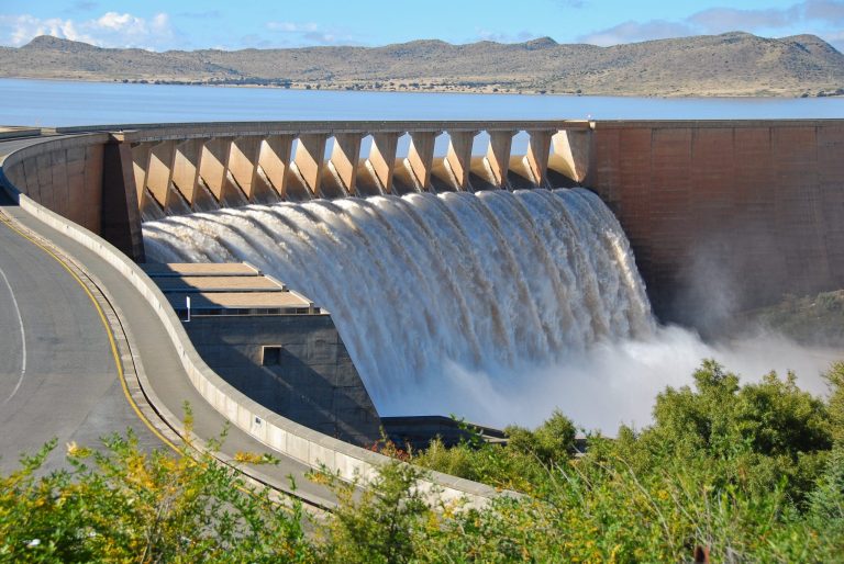 Le barrage de Oued El Makhazine atteint 83% grâce aux récentes précipitations