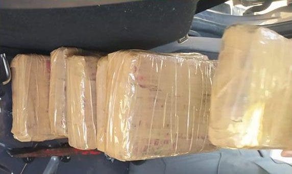 La sécurité de Tétouan ouvre une enquête après avoir déjoué une tentative de contrebande de 12 kg de cocaïne à Bab Sebta