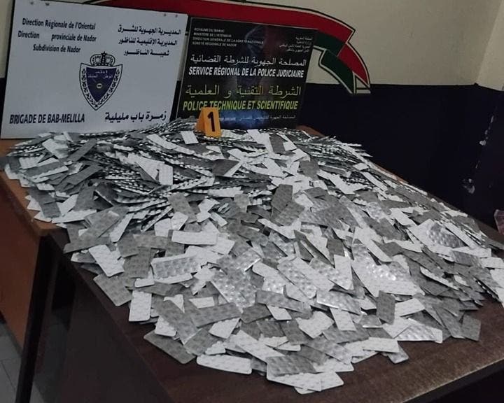 Nador.. Échec d'une tentative de contrebande de 64 000 comprimés de drogue (Rivotril) via le poste frontière de Bab Melilla occupée