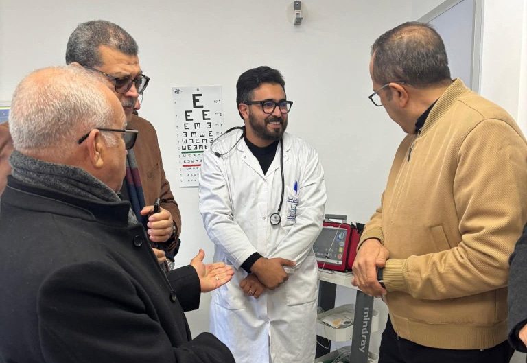 Le gouverneur de la province d'Al Hoceima inspecte le centre de santé de la commune de Bni Amart