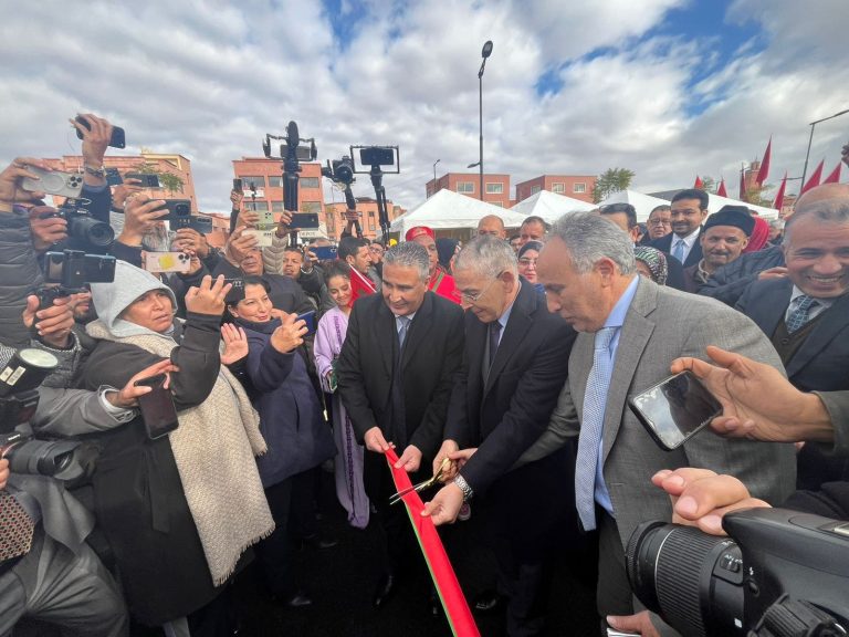 Le wali Al-Habib inaugure un passage souterrain et lance une nouvelle génération de bus de transport urbain à Marrakech (photos)