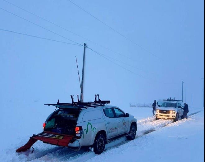 Taza : Les équipes de la Société Régionale Multiservices défient la neige pour rétablir le courant électrique dans les douars isolés de Tazka
