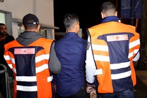 Nador.. Arrestation d'un chauffeur de taxi accusé de trafic de produits pharmaceutiques de contrebande à Al Aaroui
