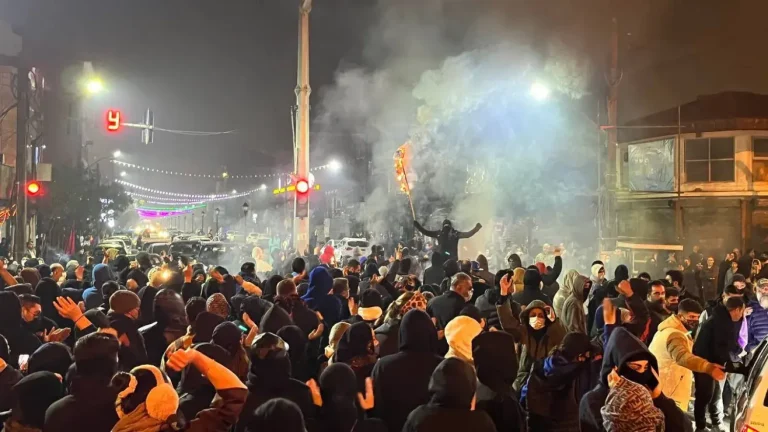 Le bilan des morts des manifestations en Iran augmente et les autorités appellent le peuple à réprimer les manifestants