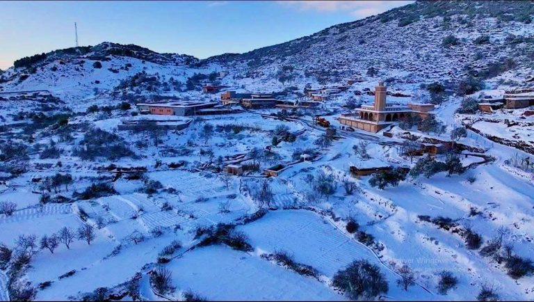 Le conseil de la région de l'Oriental mobilise ses mécanismes pour déneiger (Photos)