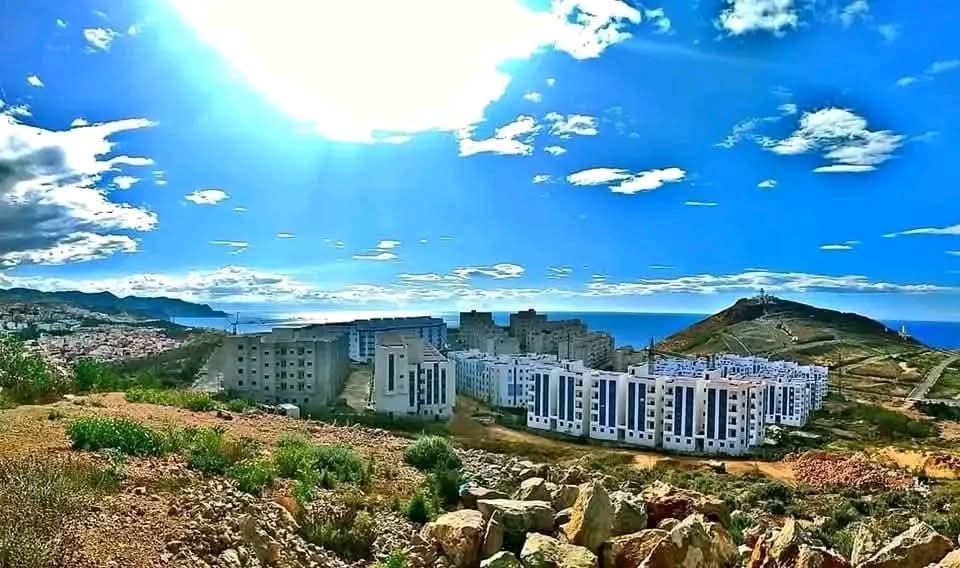 Malgré la densité de population, un vide inquiétant dans les infrastructures publiques du pôle urbain Sidi Abed à Al Hoceima