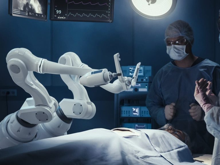 Agadir entre dans l'histoire médicale : première chirurgie robotique en Afrique