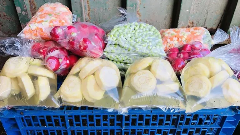 La vente de légumes pelés sur les marchés suscite l'inquiétude des défenseurs des consommateurs