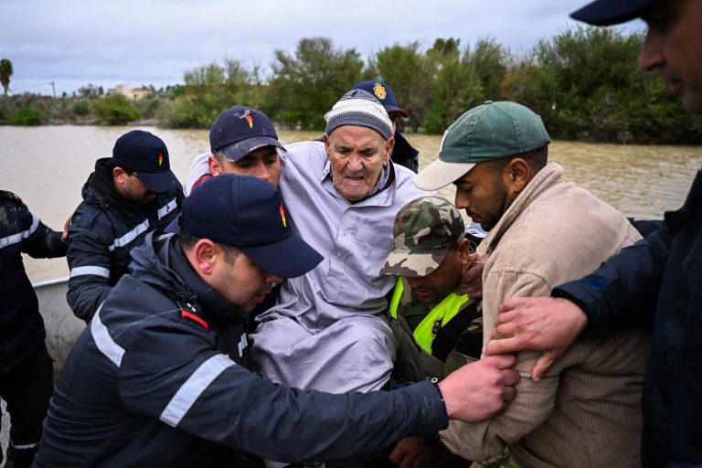 Officiel : Plus de 154 000 personnes évacuées des zones inondables
