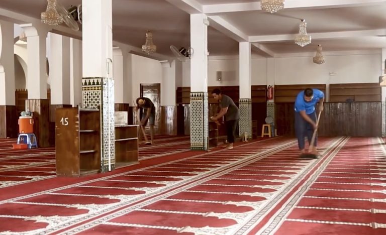 Nettoyage des maisons de Dieu : des campagnes de jeunes suscitent l'approbation avant le Ramadan