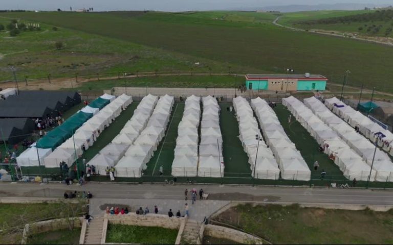 Ksar El Kebir... Poursuite des opérations d'évacuation des citoyens en coordination entre les autorités et les éléments de l'armée