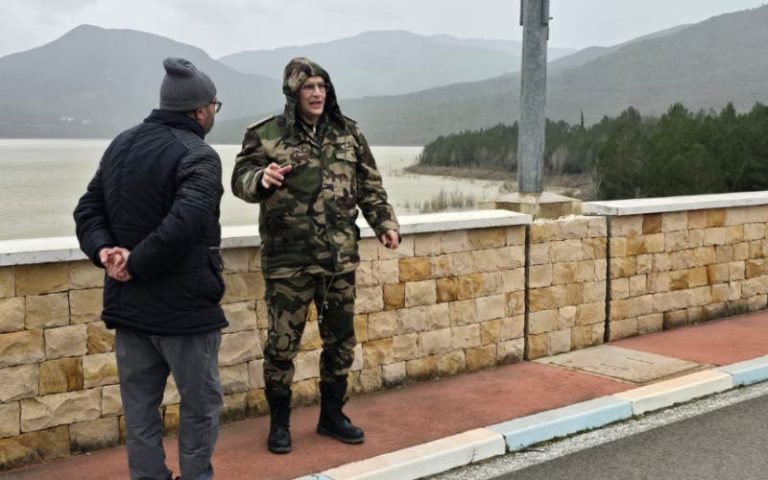 Le gouverneur de la province de Tétouan effectue une visite sur le terrain aux barrages
