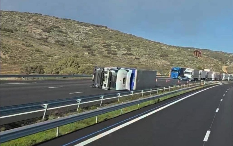 Des vents violents paralysent la Catalogne et le sud de la France... Des camions se renversent, les cours sont suspendus et les déplacements non essentiels sont déconseillés