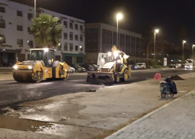 Après les articles de HIBAPRESS et les protestations des "taxis" : Début de la réparation des routes désastreuses à Casablanca
