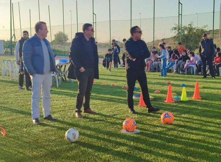 Renforcement des infrastructures sportives à Al Hoceima avec un nouveau terrain de proximité