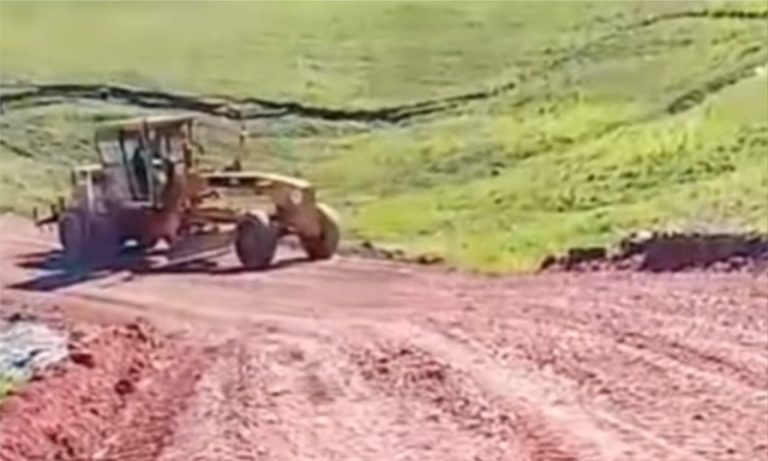 Après les inondations... Début des travaux de réparation de la route menant à Benjliq à Sidi Harazem