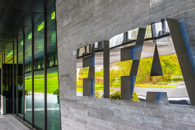 La FIFA renforce la professionnalisation des clubs en Afrique