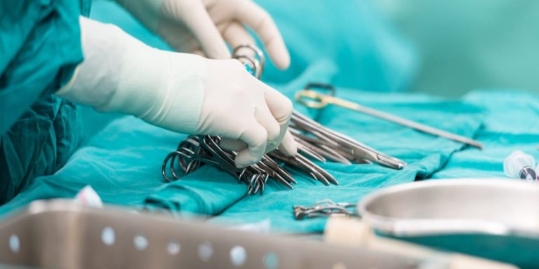 L'hôpital d'Agadir réussit une intervention chirurgicale sur une nouveau-née atteinte d'une malformation congénitale