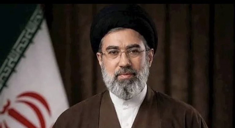 Moujtaba Khamenei : Nous n'hésiterons pas à venger les martyrs et le détroit d'Ormuz doit rester fermé