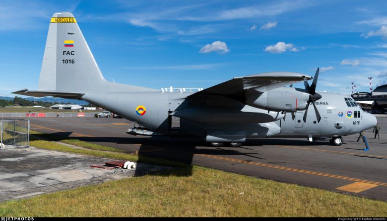 Crash tragique d'un avion militaire dans le sud de la Colombie fait des dizaines de morts (photo)