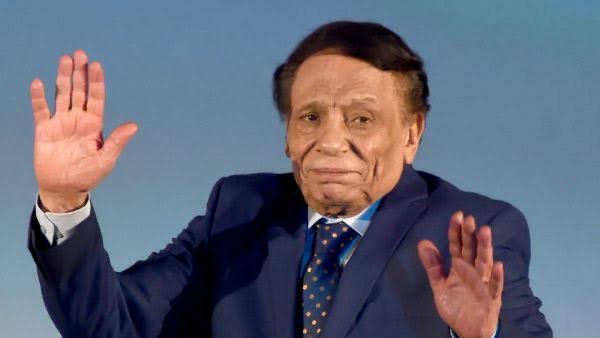 Sawsan Badr révèle les dernières nouvelles d'Adel Imam : "Il vit un repos de guerrier"