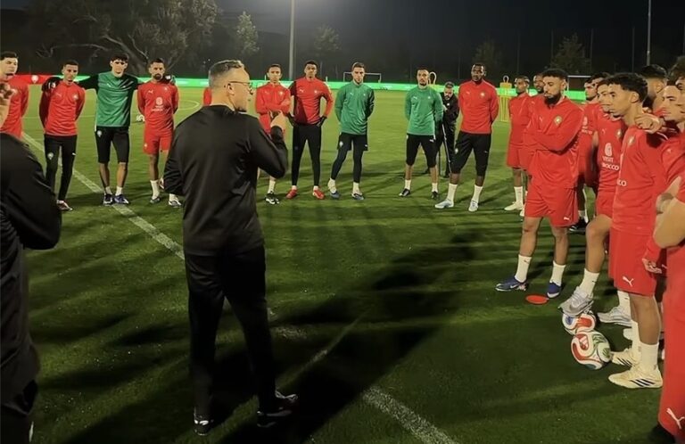 Les supporters marocains attendent la première apparition des Lions de l'Atlas sous l'ère de Wahbi
