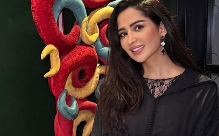 Sofia Benkirane révèle les détails de sa participation à "Al Barrani" et l'impact du théâtre sur son parcours