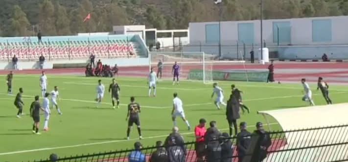 Scandale des stades sans éclairage et diffusion modeste : critiques sur la réalité du football algérien