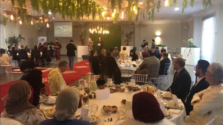 Le Consulat marocain de Murcie rassemble les membres de la communauté lors d'une rupture du jeûne ramadanesque