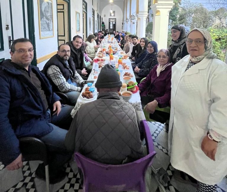 Visite humanitaire de l'association des sciences de la santé et des étudiants en soins infirmiers au refuge Sidi Frej