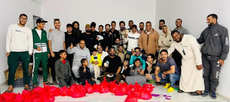 Laâyoune.. Des créateurs de contenu mènent des convois de bienfaisance au cœur du Sahara marocain