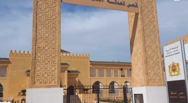 Le tribunal de Fès poursuit l'examen des dépassements financiers dans la commune de Raas El Ma, Nador