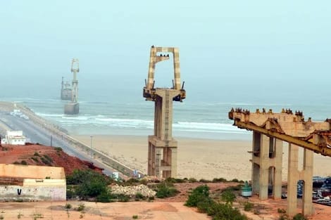 Téléphérique de Sidi Ifni : Une prouesse historique face aux vagues de l'Atlantique