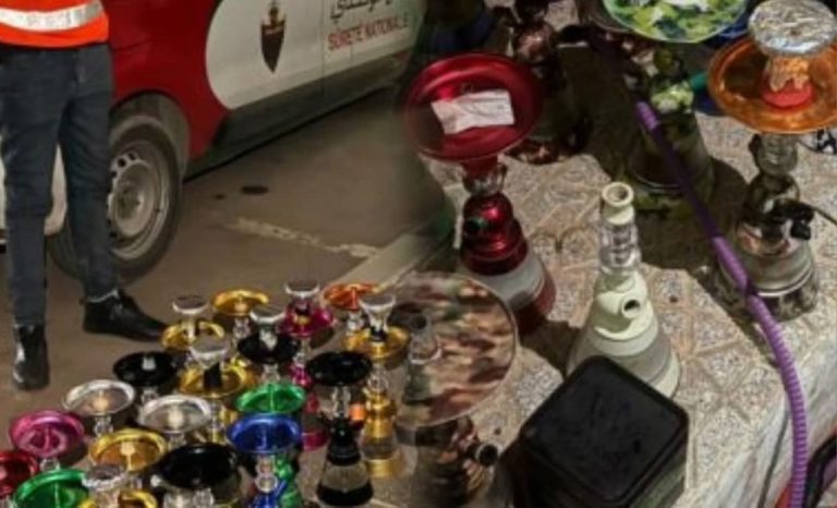 Kénitra.. Campagne de sécurité nocturne à Mehdia pour contrôler les cafés à chicha pendant le Ramadan