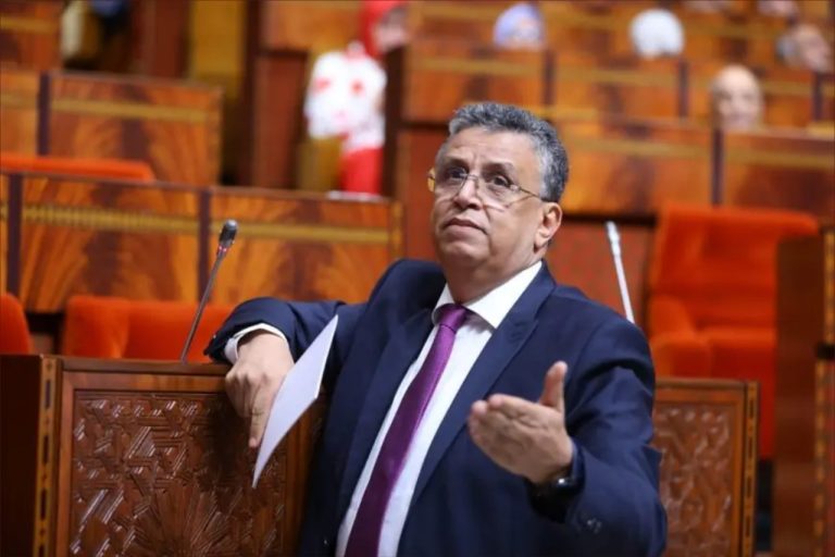 Les indemnités en suspens placent le ministre de la Justice dans le collimateur des greffiers