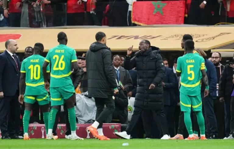 Comment les médias sénégalais ont réagi à la décision d'attribuer le titre de la Coupe d'Afrique au Maroc ?