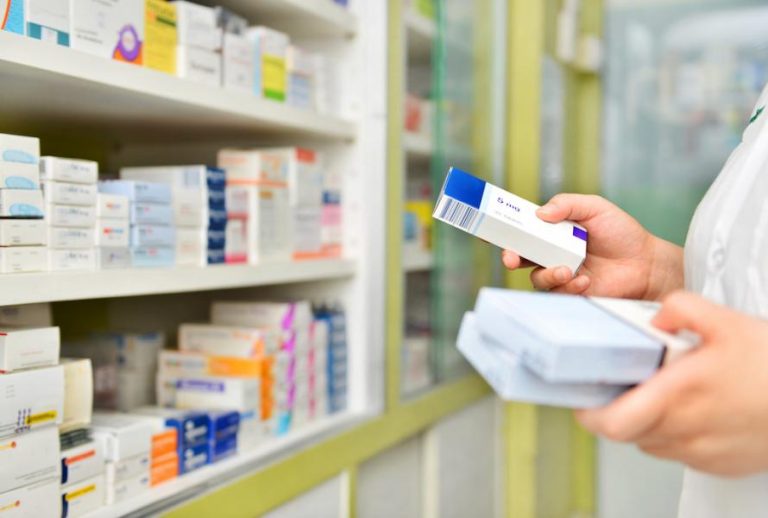 Le gouvernement simplifie les licences d'établissement et d'ouverture des pharmacies et des institutions pharmaceutiques