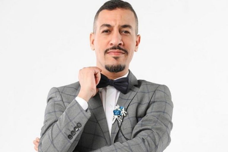 Le comédien Yessar se tourne vers la prière lors de Laylat al-Qadr pour sa mère malade – Photo