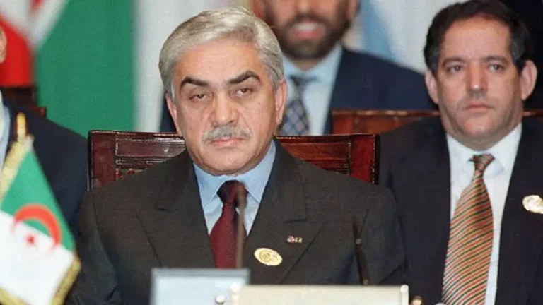 Décès de l'ancien président algérien Liamine Zéroual