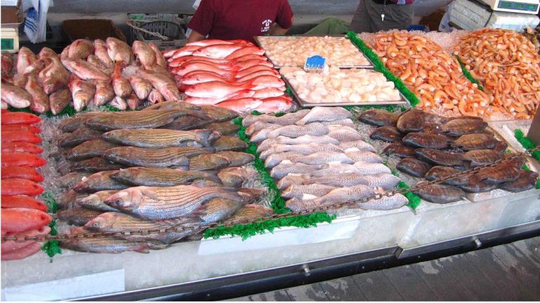 Adieu : Les marchés sont entièrement approvisionnés en poisson malgré l'état de la mer et les conditions climatiques