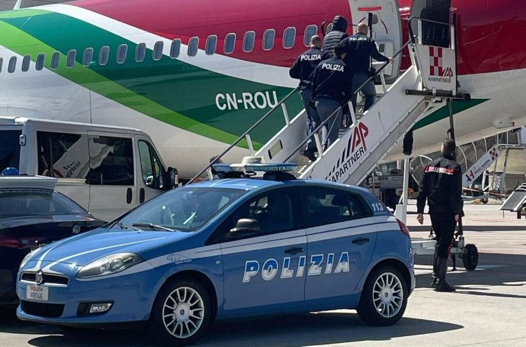 Évasion de 4 Marocains d'un avion à l'aéroport de Rome après un atterrissage d'urgence