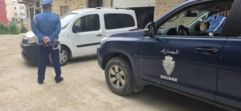 Tétouan... Une coordination entre la douane et la sécurité aboutit à la saisie de parfums de contrebande dans un entrepôt secret