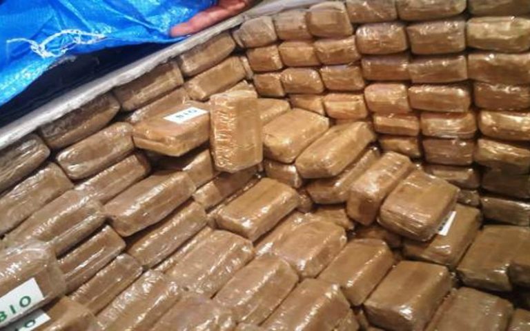 Douane d'Agadir déjoue une tentative de contrebande de 3 tonnes de chira sur les côtes de Tiznit