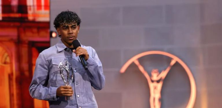 FCB: derrière Johan Cruyff, Lamine Yamal, remporte le Prix Laureus du Jeune Sportif de l'Année