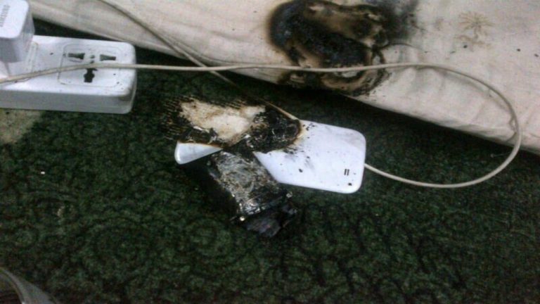Explosion d'un chargeur de téléphone déclenche un incendie dans une maison à Kénitra