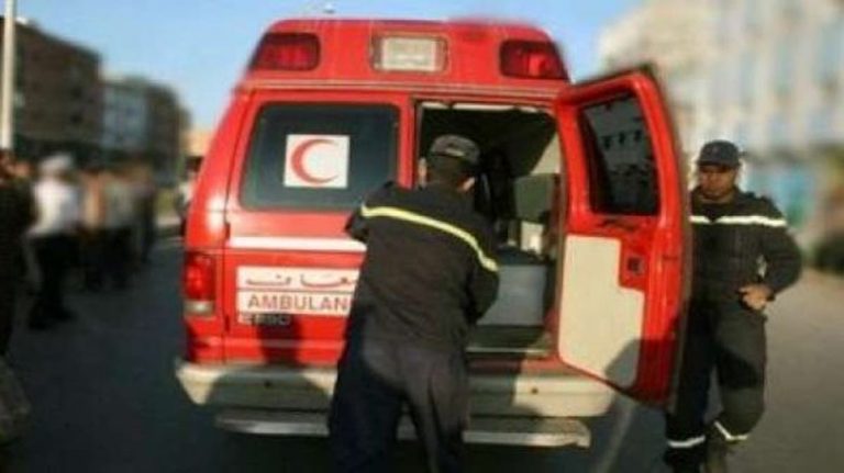 Une personne en état d'hystérie agresse des citoyens dans le quartier d'Idzri à Tiznit