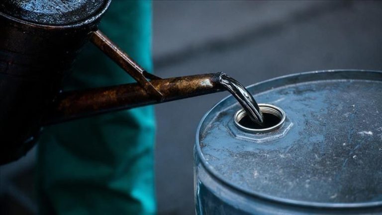 Hausse des prix du pétrole d'environ 2 % à l'échelle mondiale